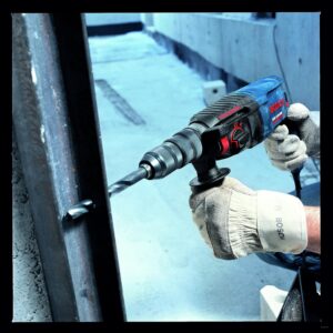 Bosch 0-611-251-755 GBH 2-26 RE SDS Plus 2-Mode Corded Rotary Hammer Drill (800 watts, 26 millimeters), Multicolour